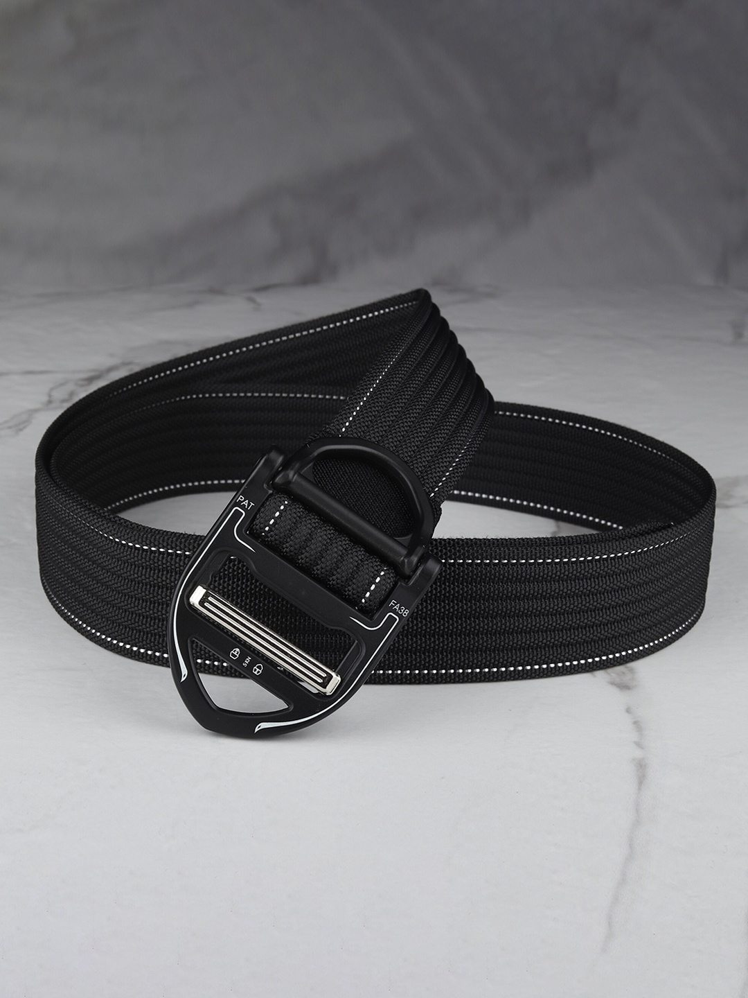 

Zacharias Men Pull and Twist Textured Belt, Black