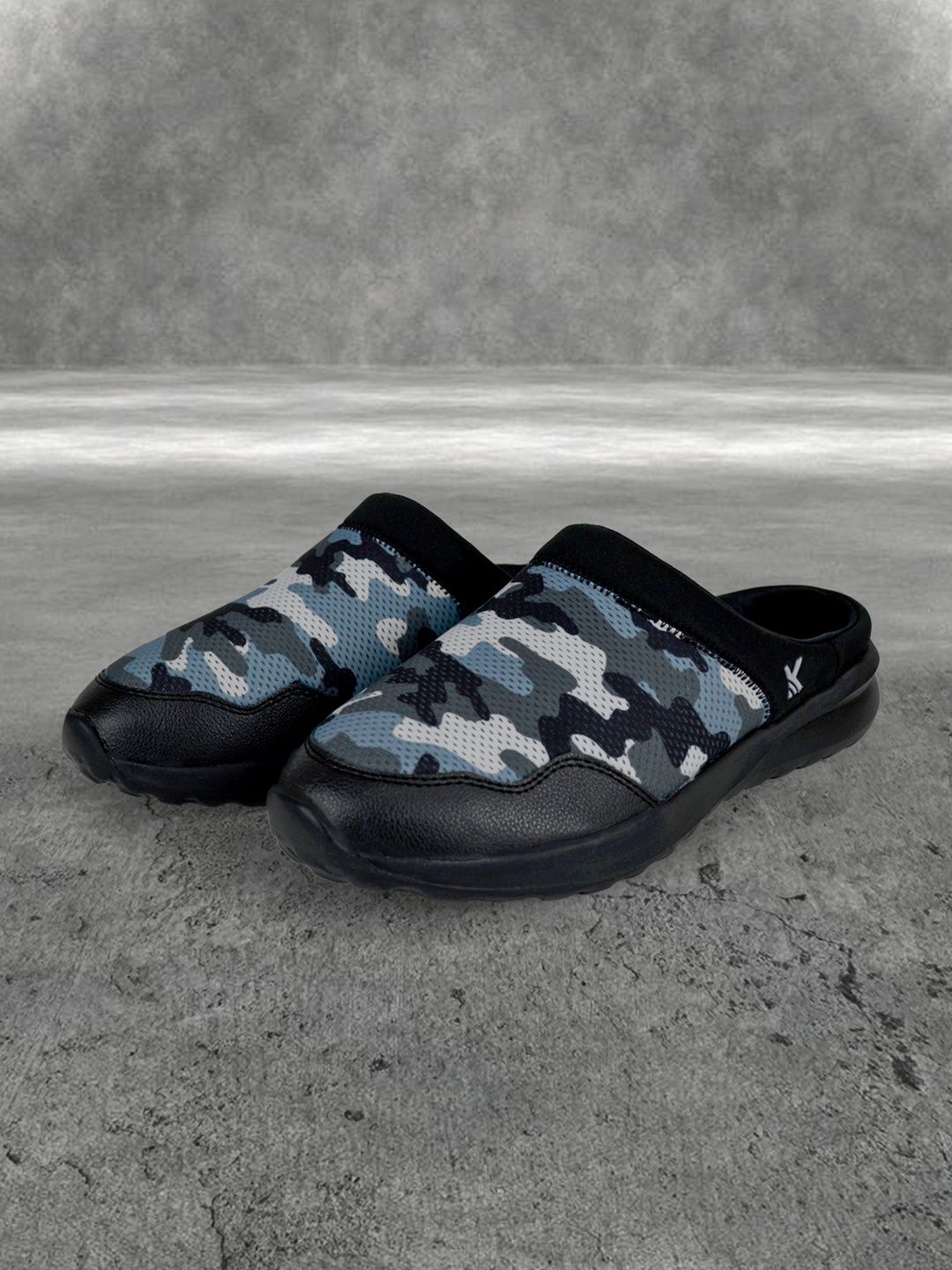

KazarMax Men Printed Slip-On Lightweight Mules, Black