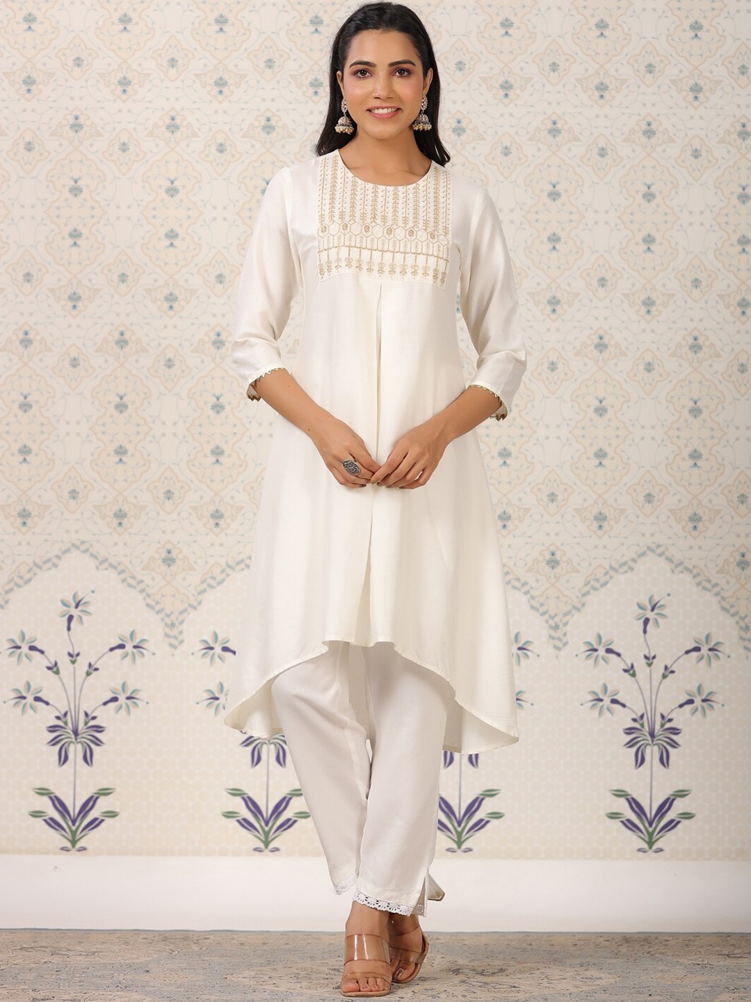 

Ode by House of Pataudi Off White Floral Embroidered Sequined A-Line Kurta