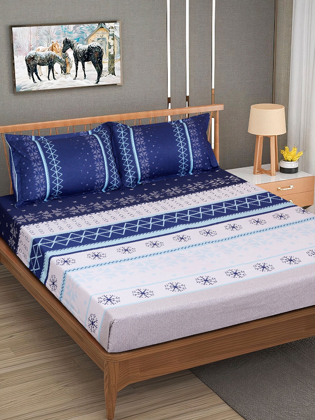 

ROMEE Blue & White Geometric Cotton 240TC King Bedsheet With 2 Pillow Covers