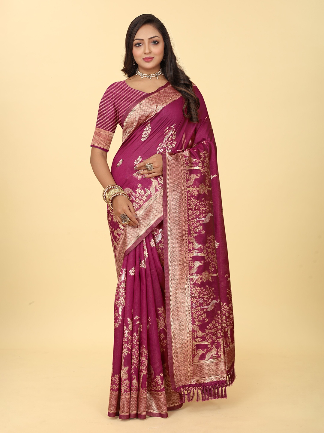 

Kiwie Ethnic Motifs Woven Design Zari Poly Chiffon Banarasi Saree, Pink