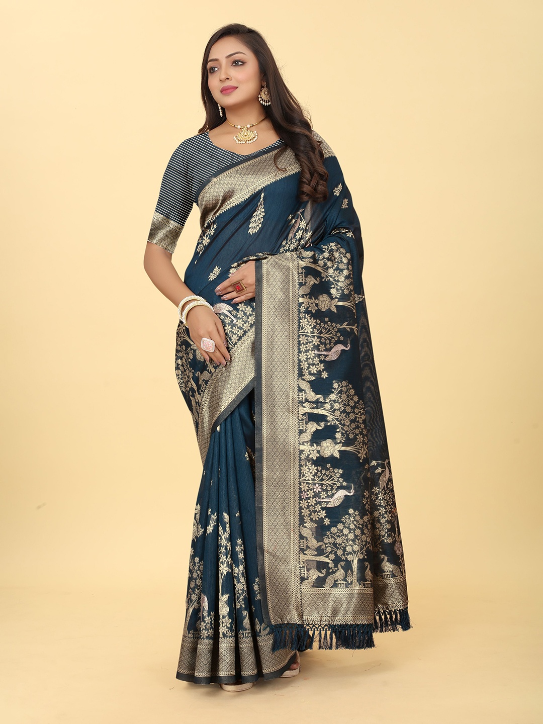 

Kiwie Ethnic Motifs Woven Design Zari Poly Chiffon Banarasi Saree, Teal