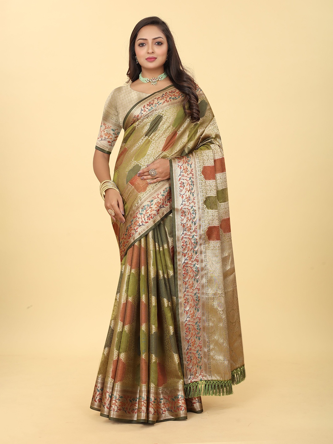 

Kiwie Woven Design Zari Silk Blend Banarasi Saree, Green