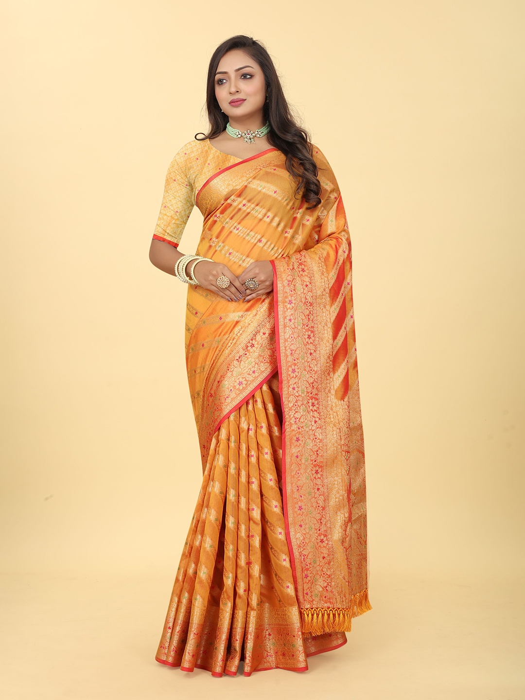 

Kiwie Woven Design Zari Silk Blend Banarasi Saree, Yellow