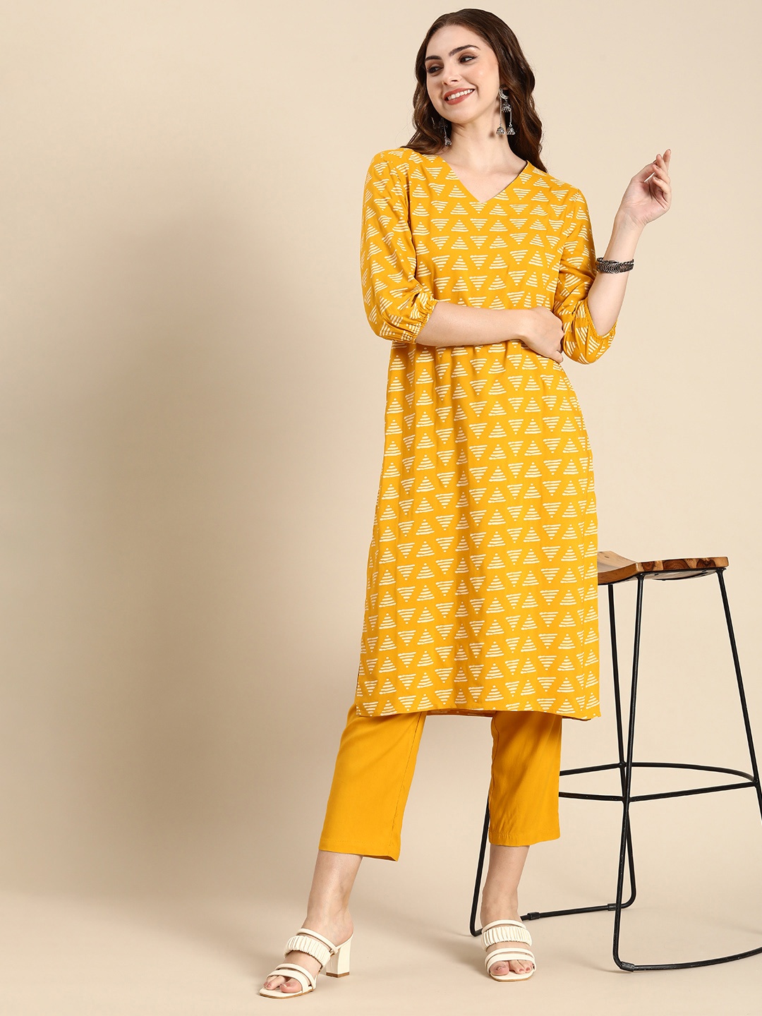 

Anouk Women Printed Regular Kurta with Trousers, Mustard