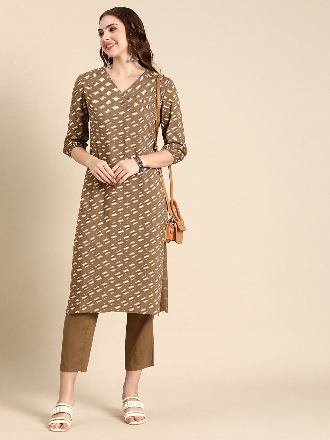 

Anouk Women Printed Regular Kurta with Trousers, Brown