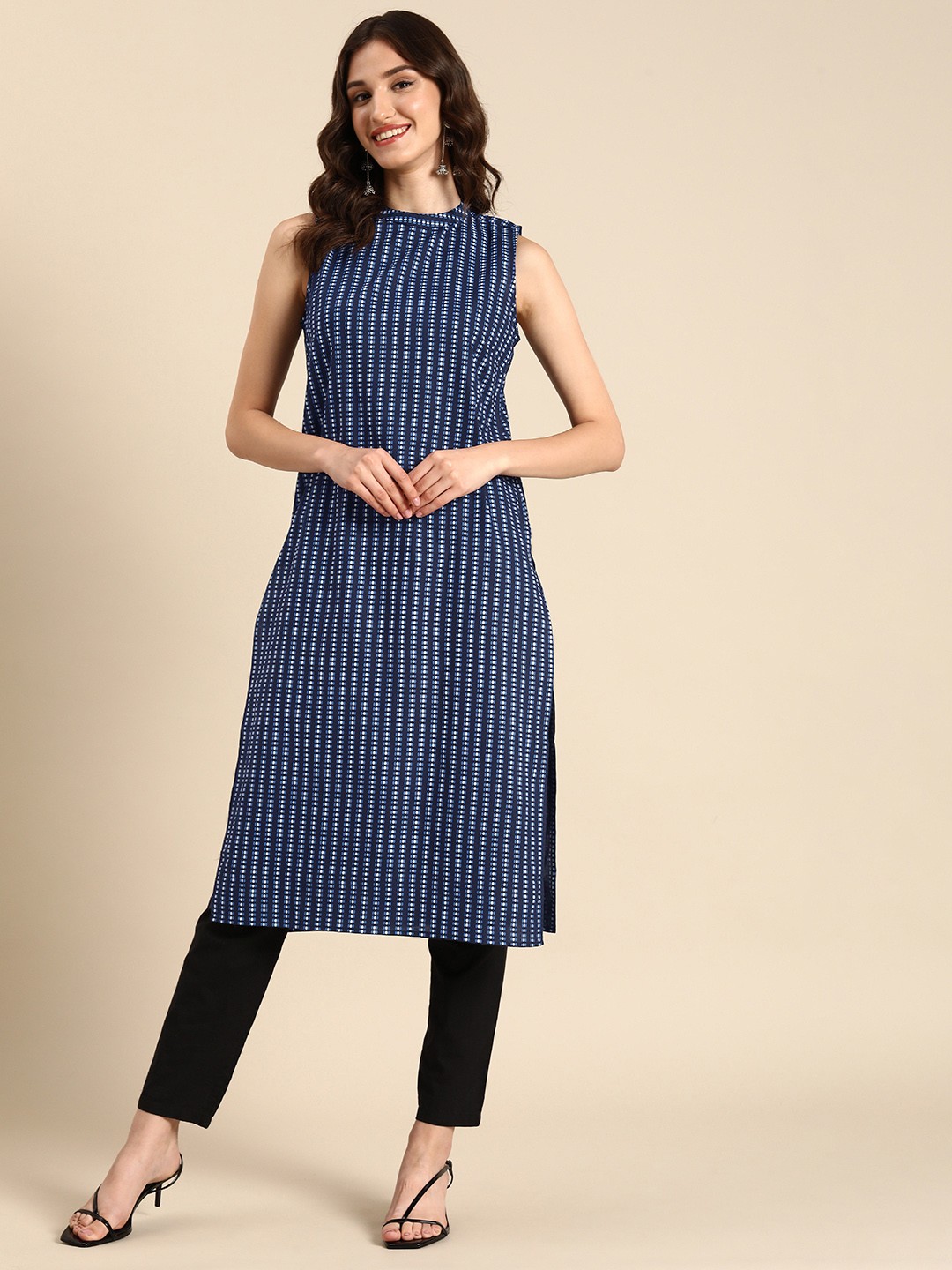 

Anouk Women Abstract Printed Halter Neck Straight Kurta, Navy blue