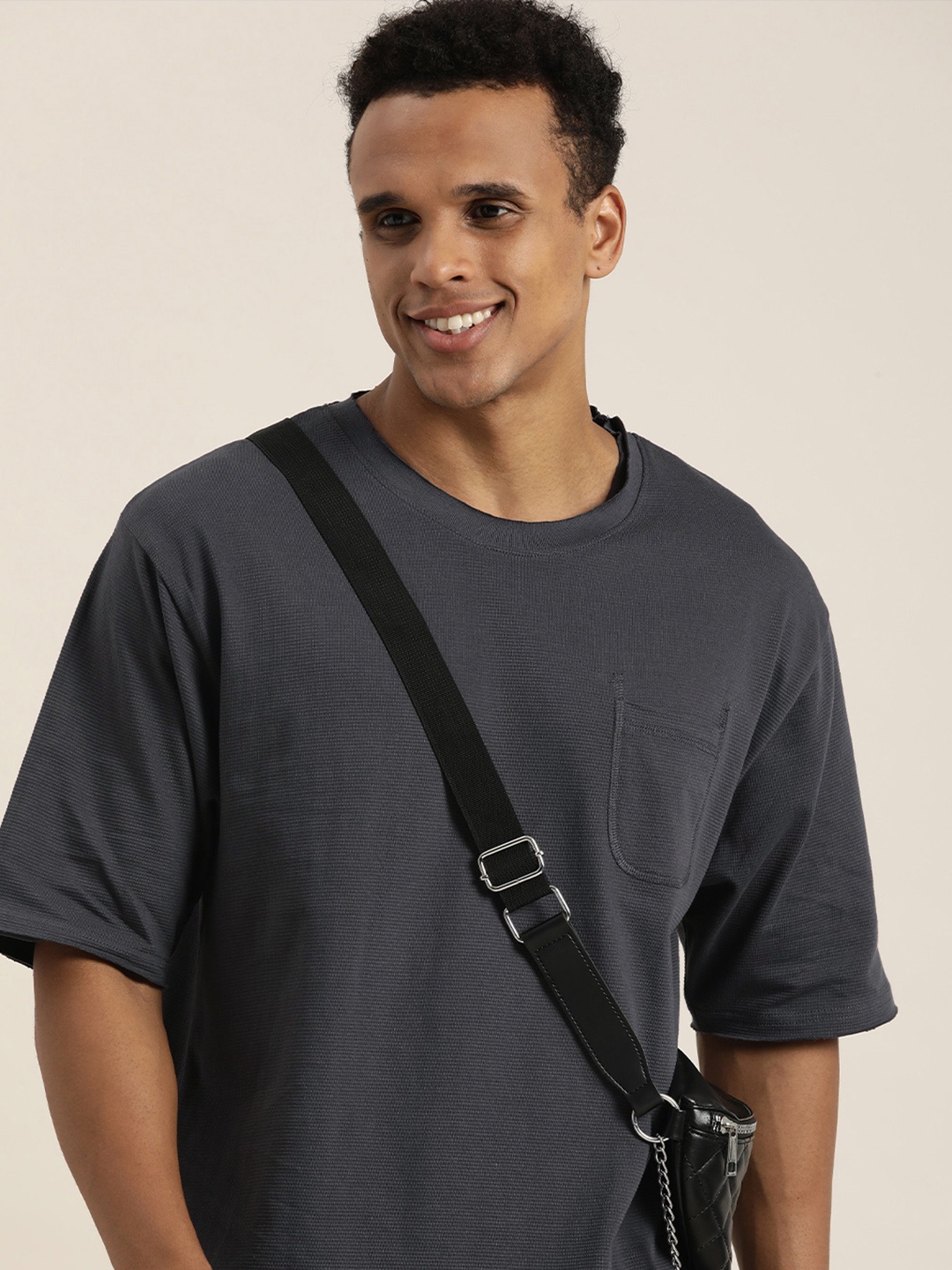 

DILLINGER Men Honeycomb Structure Oversized Pocket T-shirt, Grey
