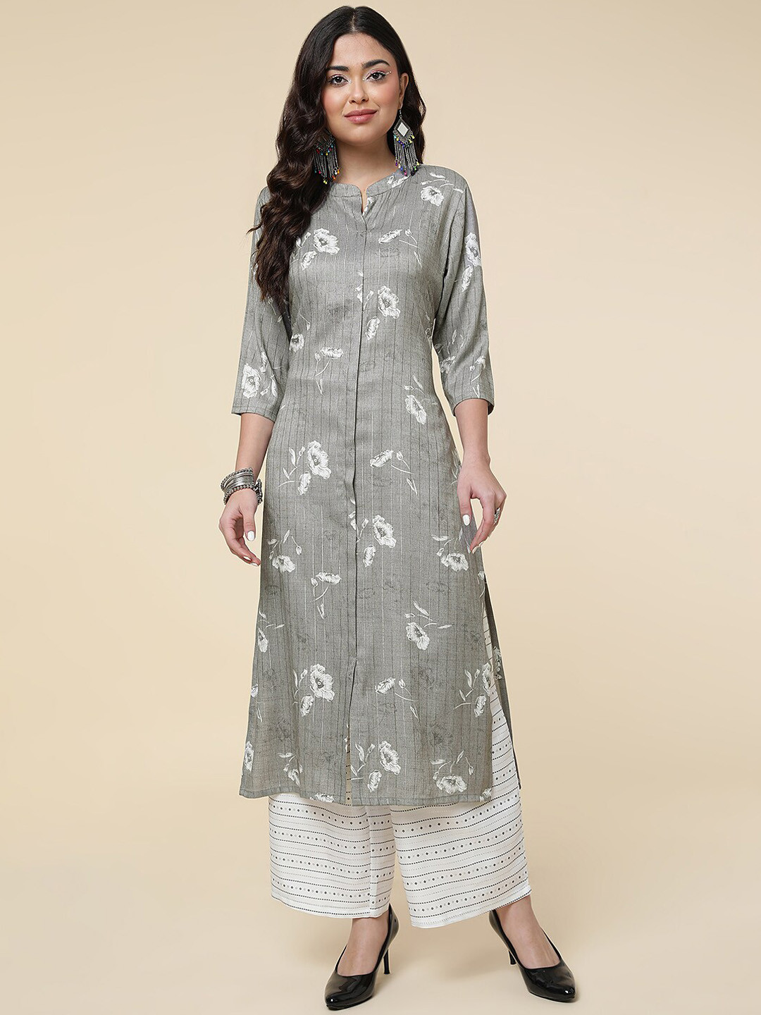 

CLEMIRA Floral Printed Kurta With Trousers, Grey