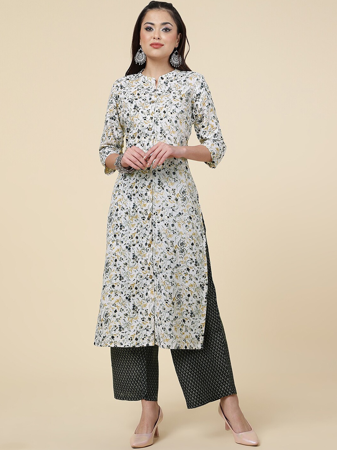 

CLEMIRA Women Floral Printed Regular Kurta With Salwar & With Dupatta, White