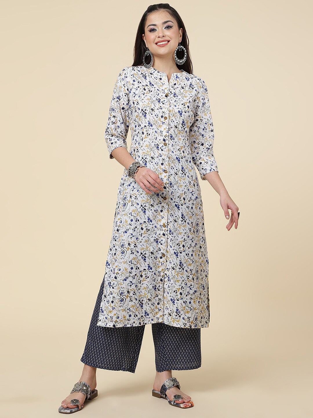 

CLEMIRA Plus Size Floral Printed Mandarin Collar Regular Kurta with Palazzos, Navy blue