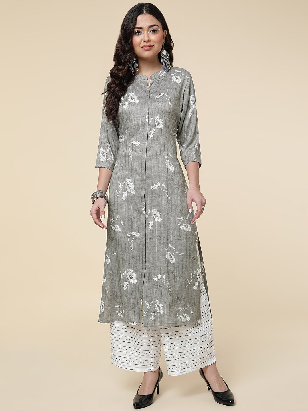 

CLEMIRA Floral Printed Straight Kurta With Salwar, Grey