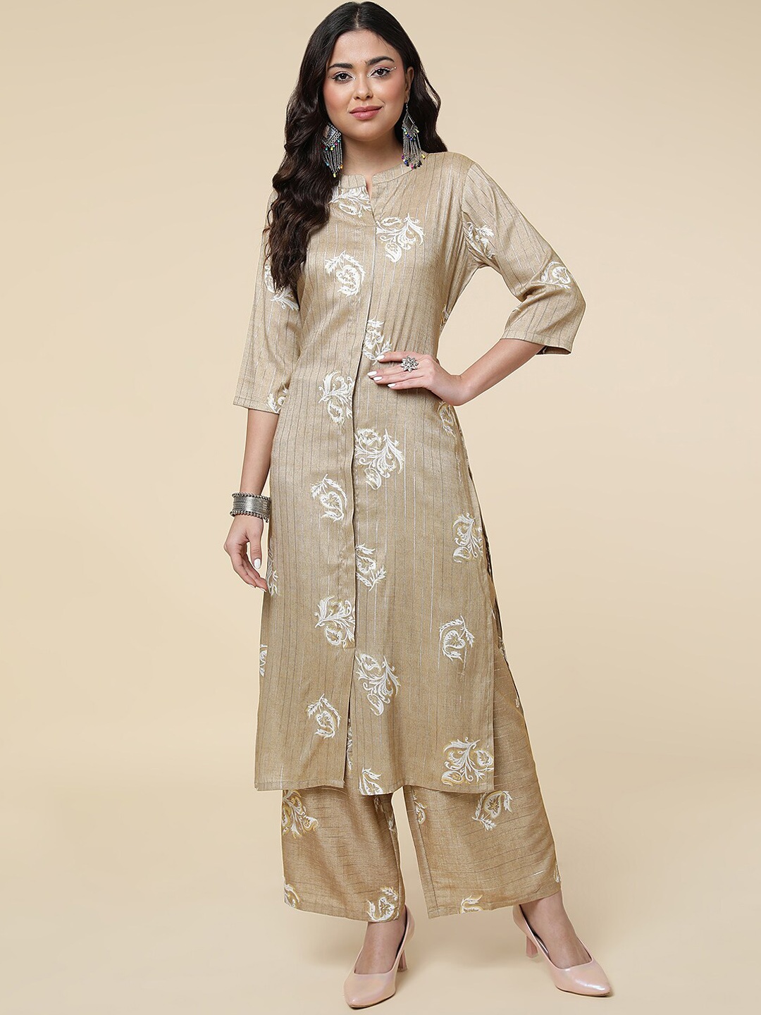 

CLEMIRA Ethnic Motifs Printed Mandarin Collar Kurta And Palazzos, Beige