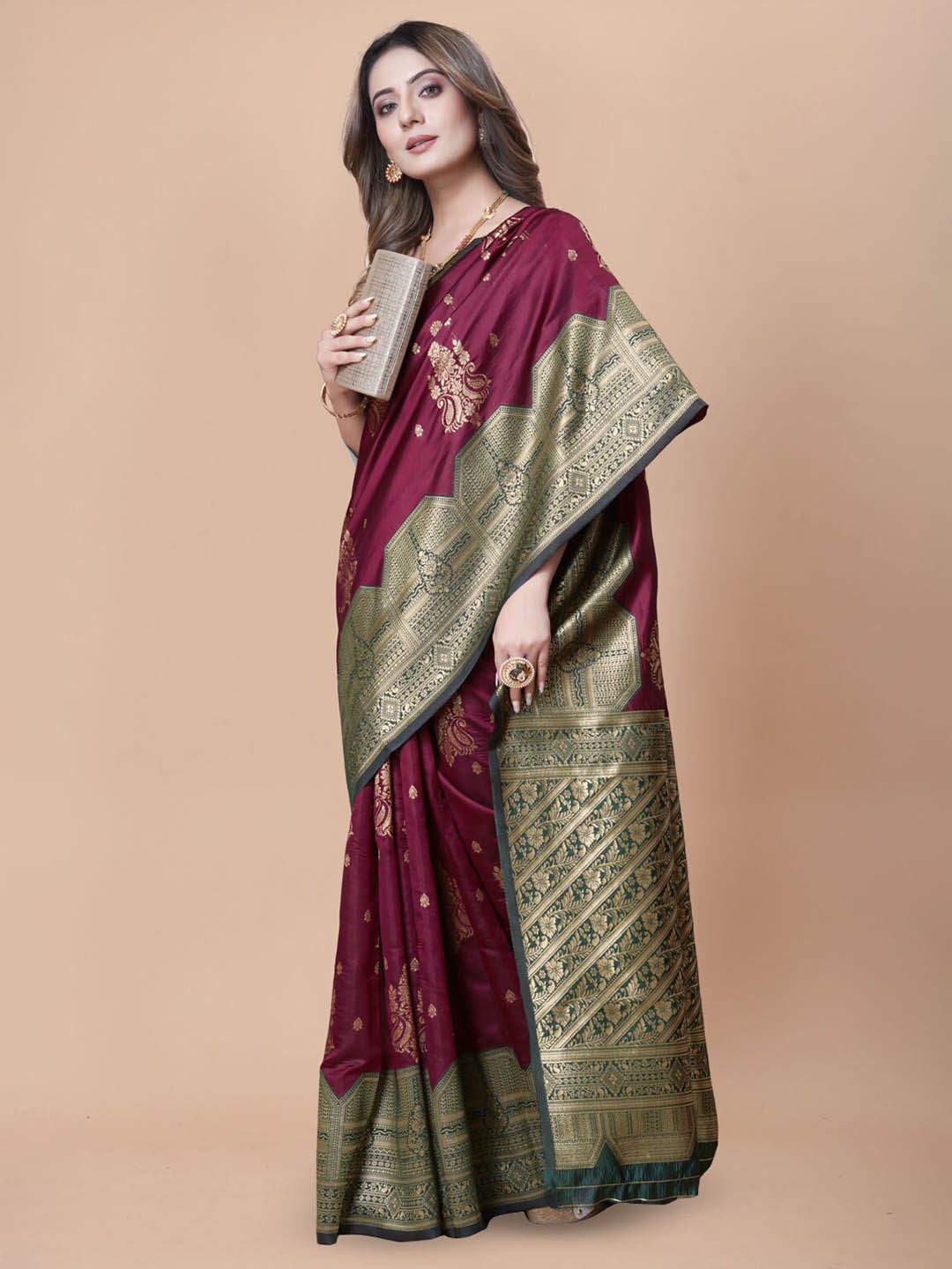 

nirja Fab Woven Design Zari Banarasi Saree, Maroon