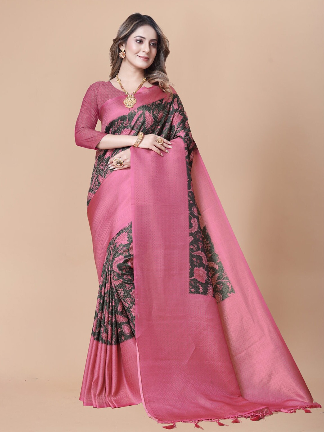 

nirja Fab Floral Printed Zari Banarasi Saree, Black