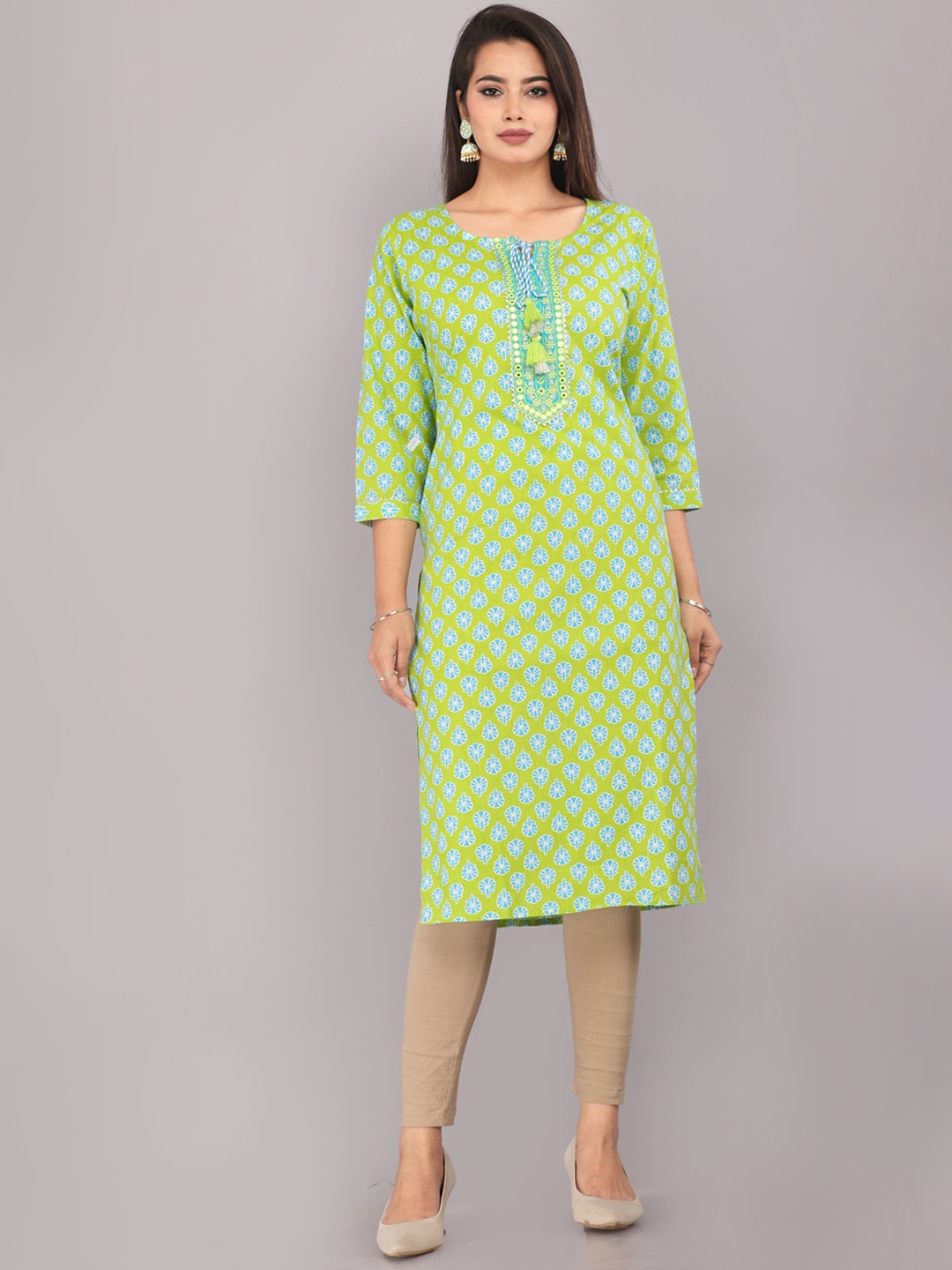 

JC4U Ethnic Motifs Printed Tie-up Neck Kurta, Green