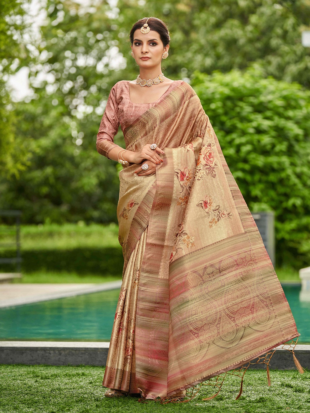 

Mitera Beige & Red Floral Printed Satin Saree
