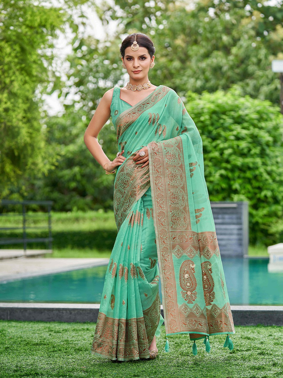 

Mitera Ethnic Motifs Woven Design Zari Pure Linen Saree, Sea green
