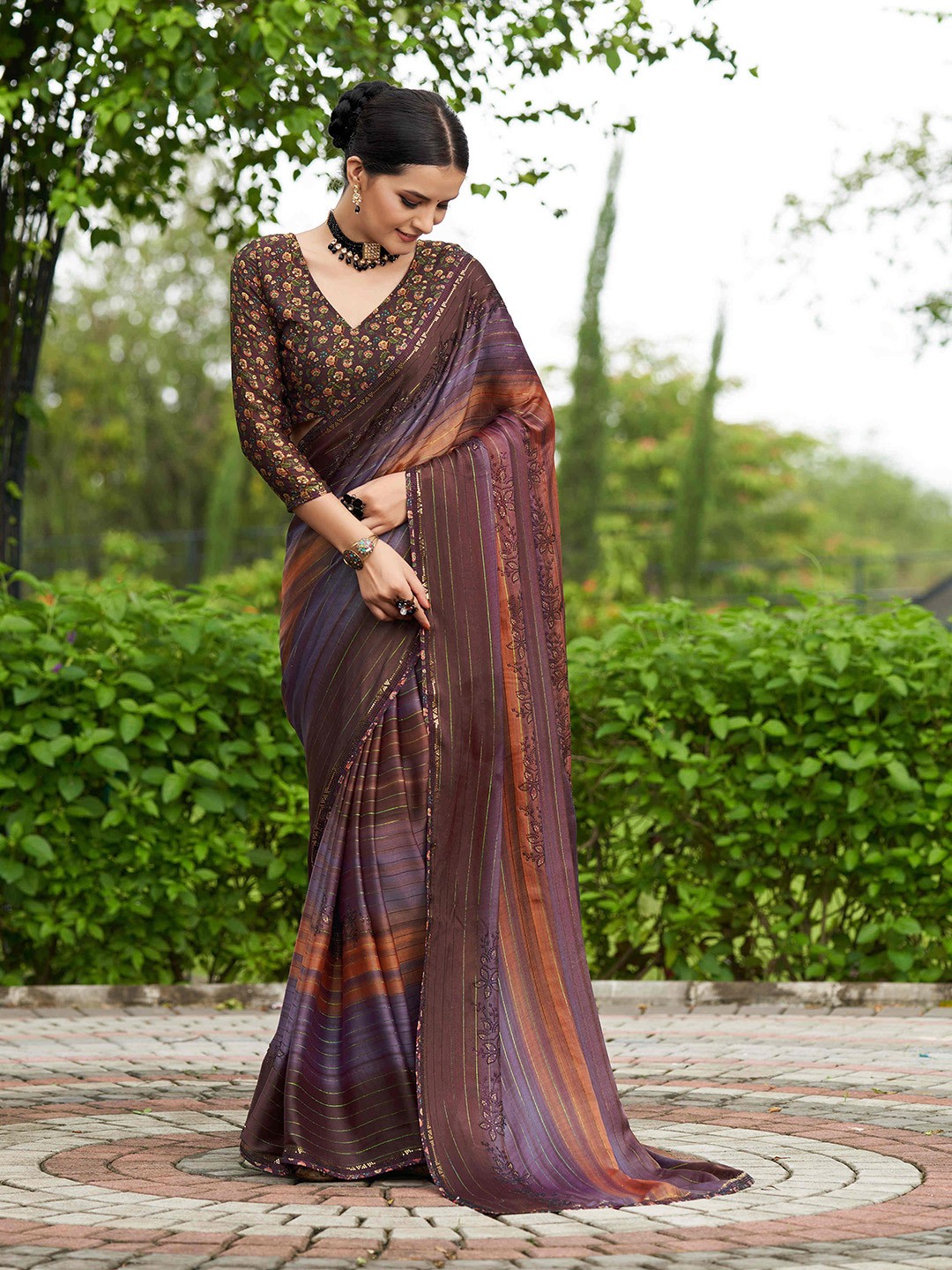 

Mitera Striped Beads and Stones Pure Chiffon Saree, Magenta