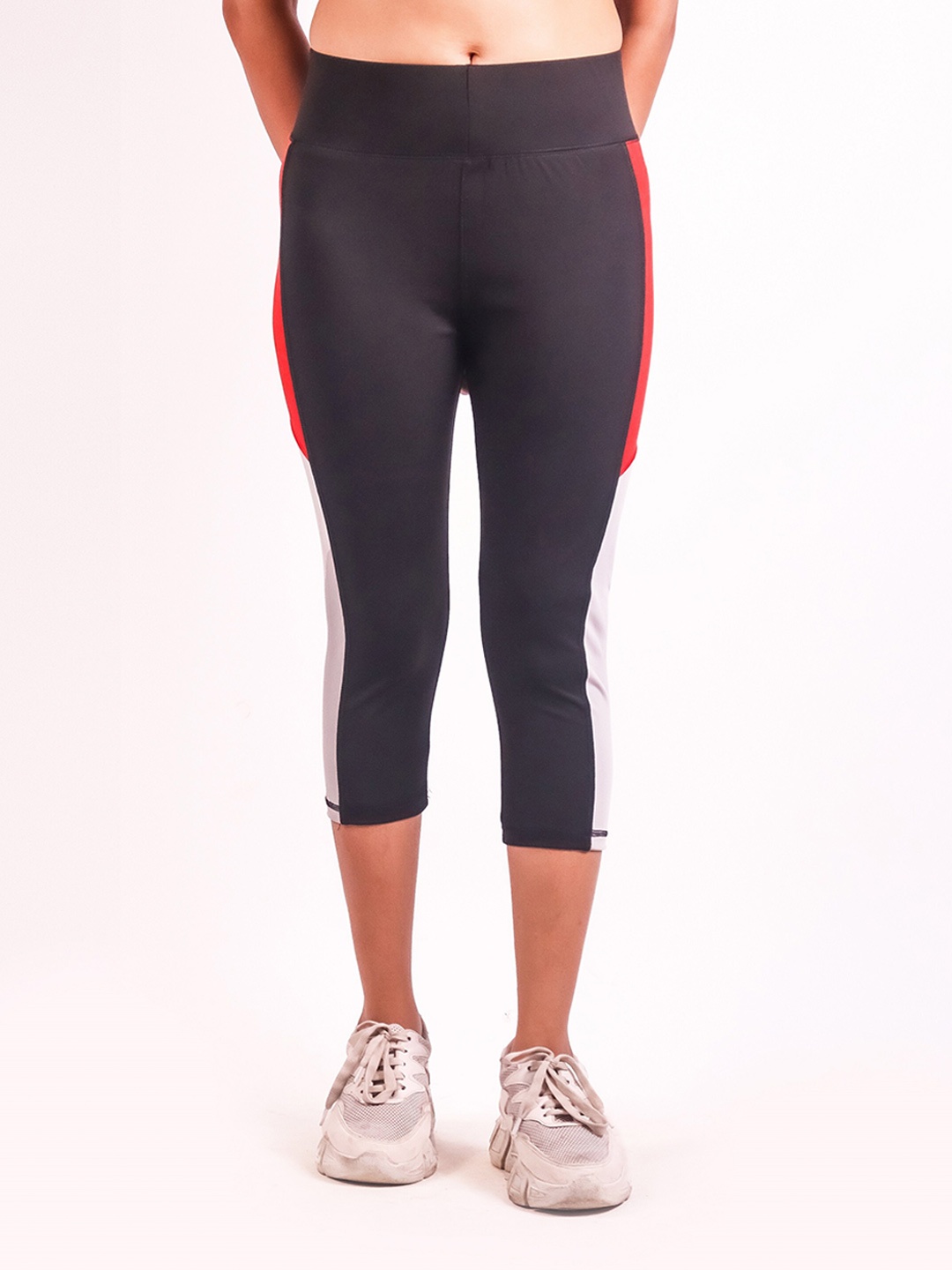 

Fasha Women Colourblocked Skinny Fit Capris, Black