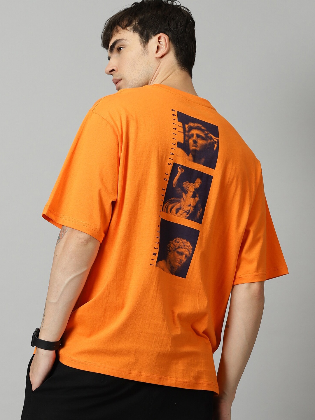 

THE HOLLANDER Graphic Printed Drop-Shoulder Sleeves Oversized Cotton T-shirt, Orange