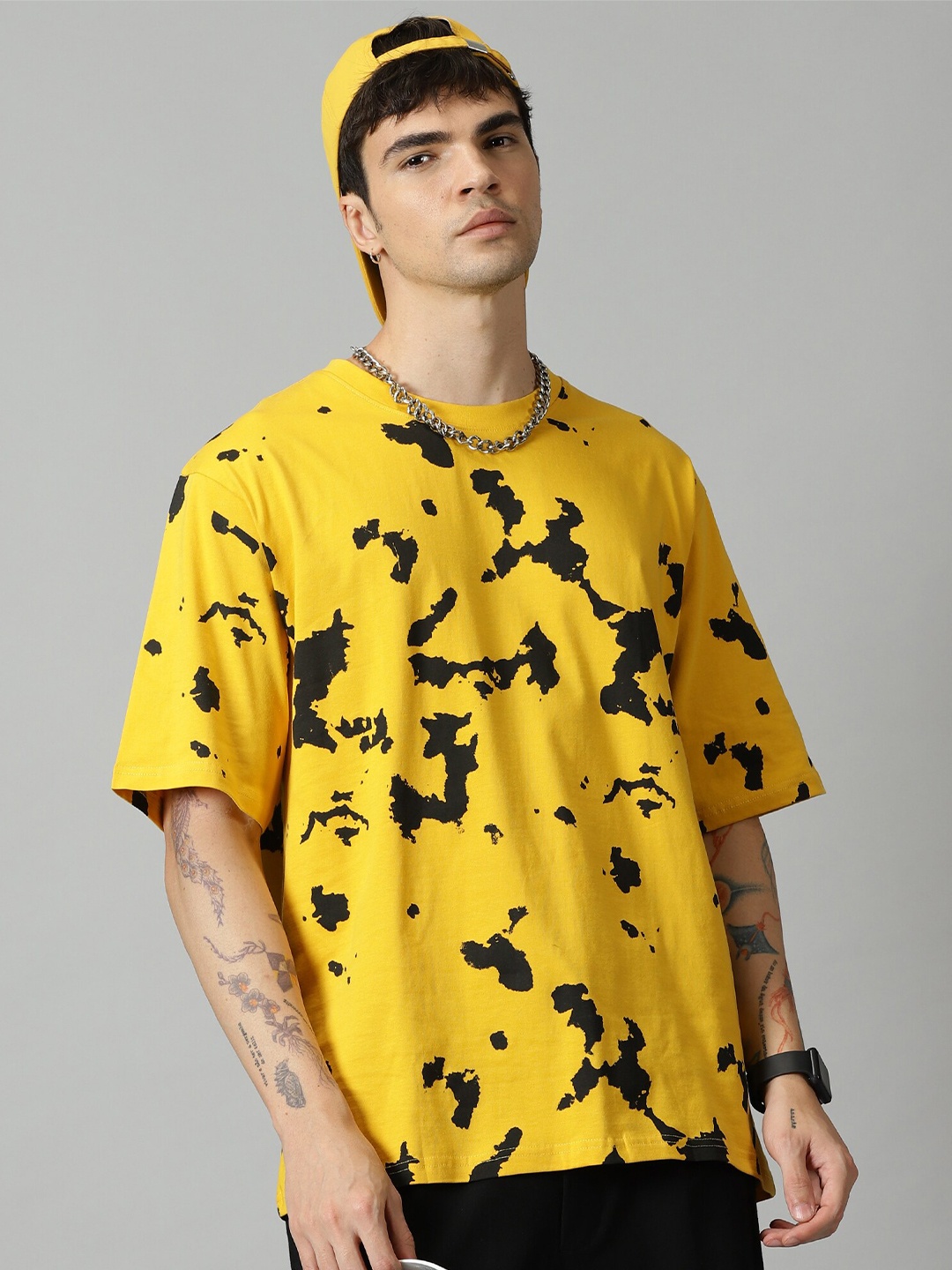

THE HOLLANDER Abstract Printed Drop-Shoulder Sleeves Oversized Fit Pure Cotton T-shirt, Yellow