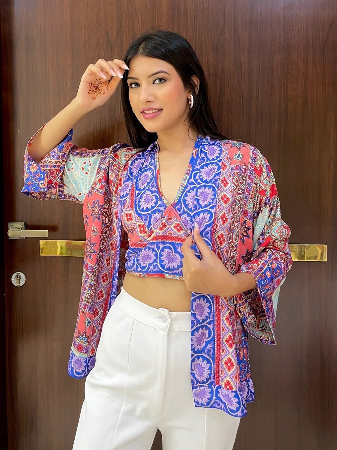 

smisingbee Ethnic Motifs Print Halter Neck Bohemian Crop Top with Shrug, Red