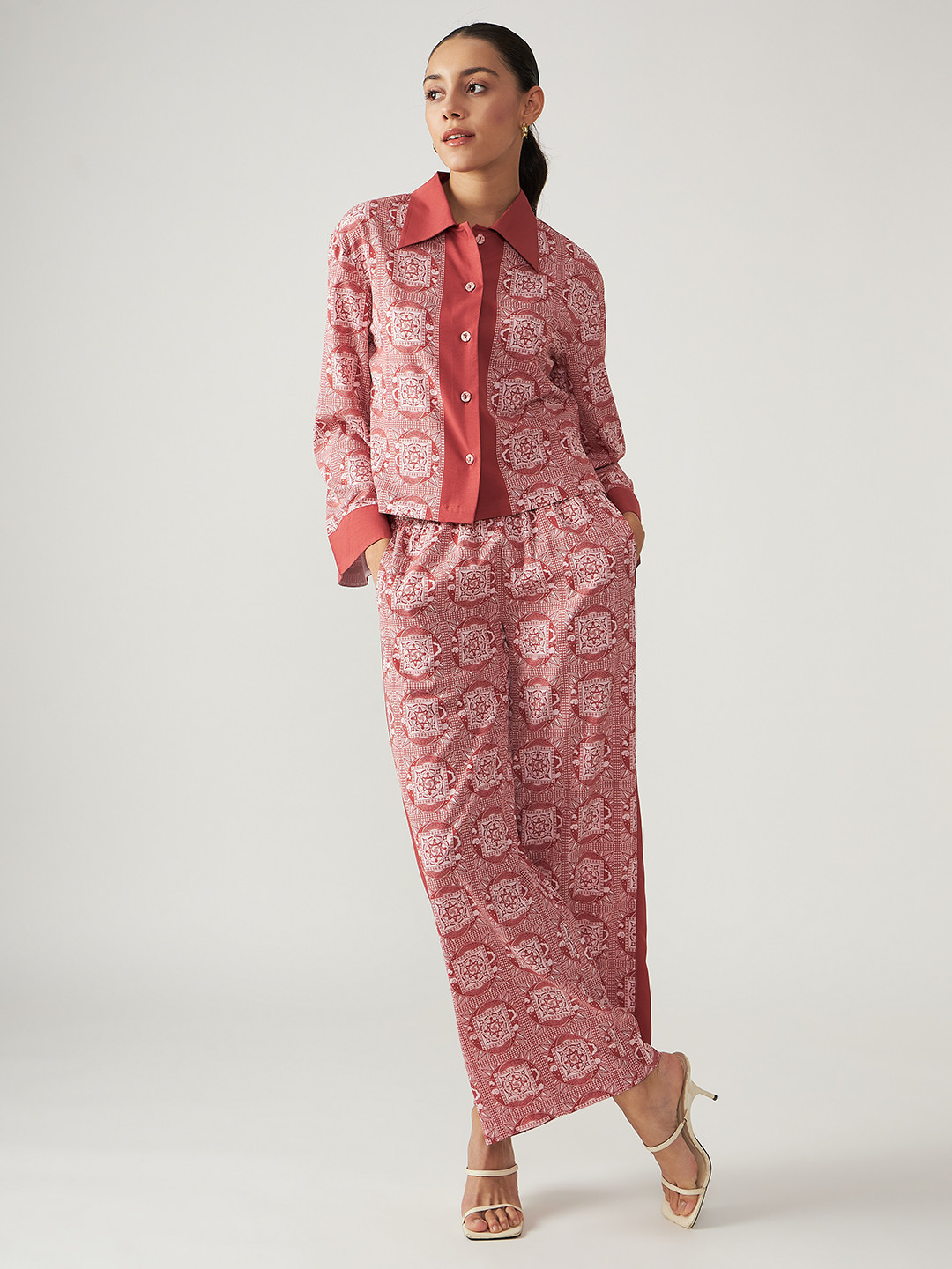 

Muvazo Floral Printed Crepe Top, Multi