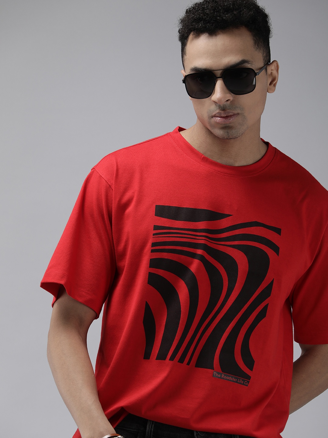 

Roadster Men Printed Drop-Shoulder Sleeves Oversized T-shirt, Red