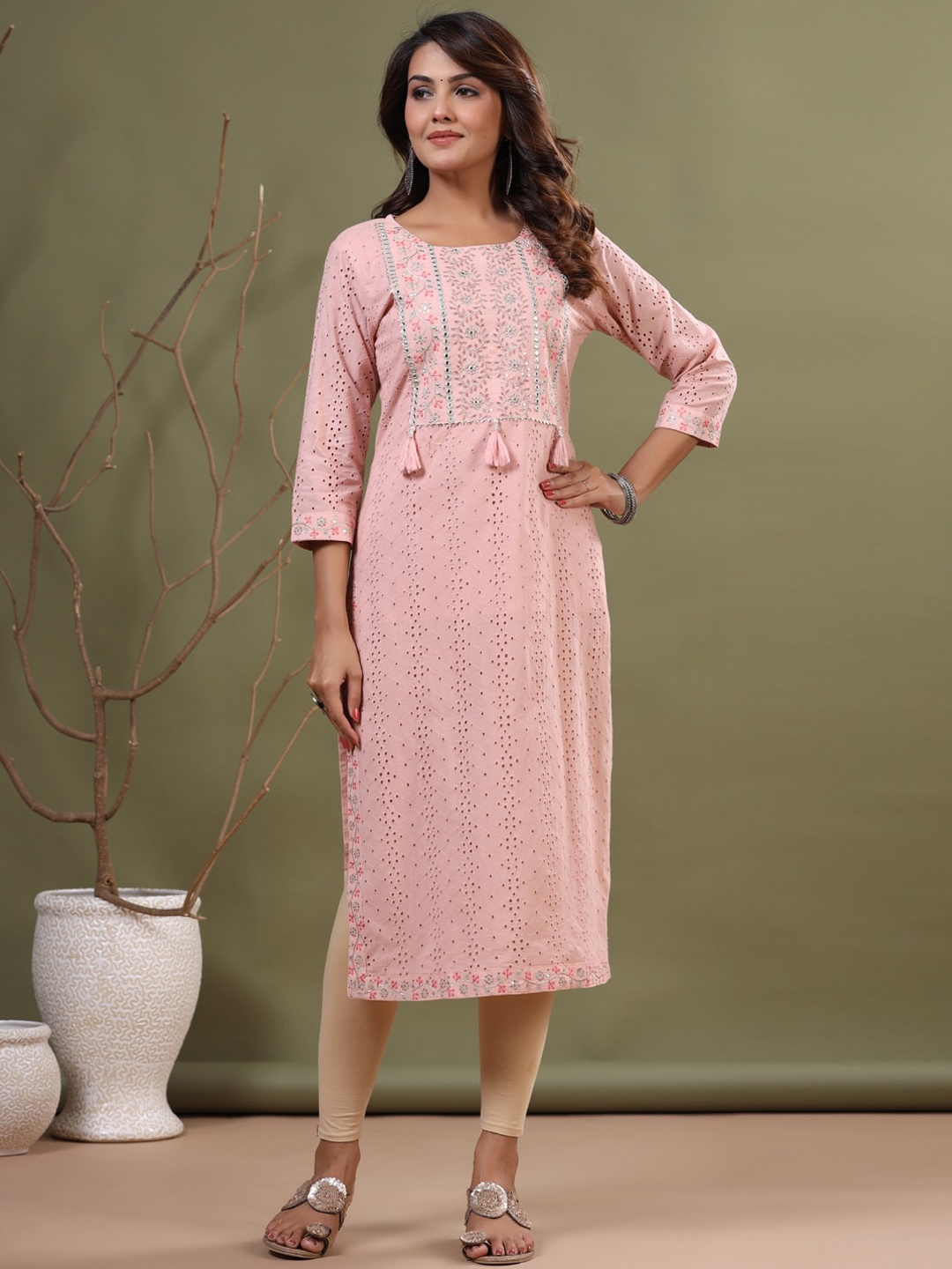 

Readiprint Fashions Ethnic Motifs Embroidered Thread Work Pure Cotton Kurta, Peach