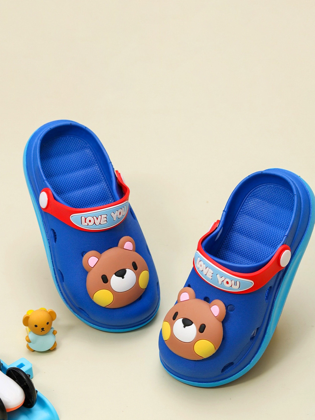 

Yellow Bee Boys Cute Bear Printed Clogs, Blue