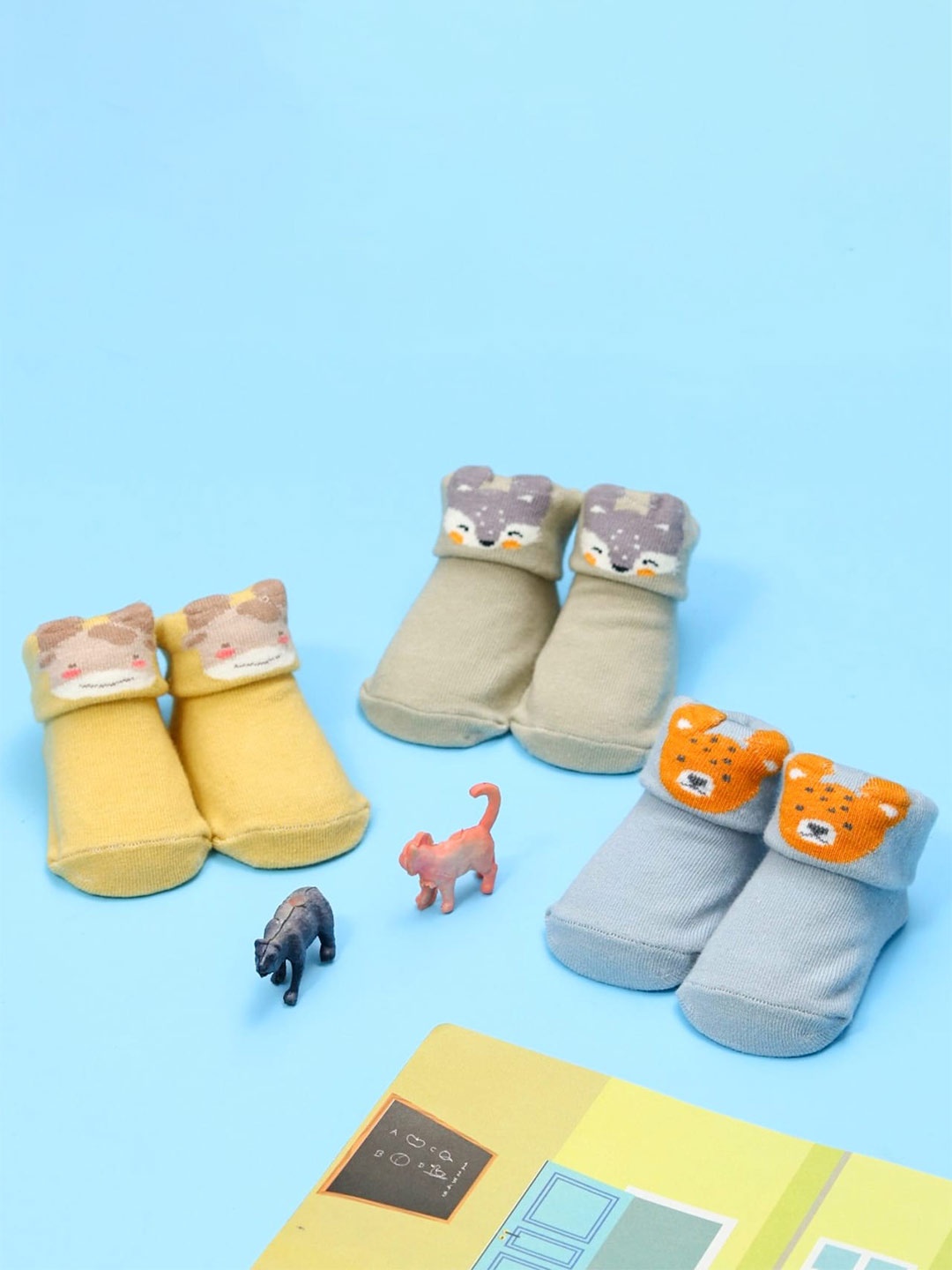 

Yellow Bee Boys Pack of 3 Patterned Cotton Anti-Skid Socks