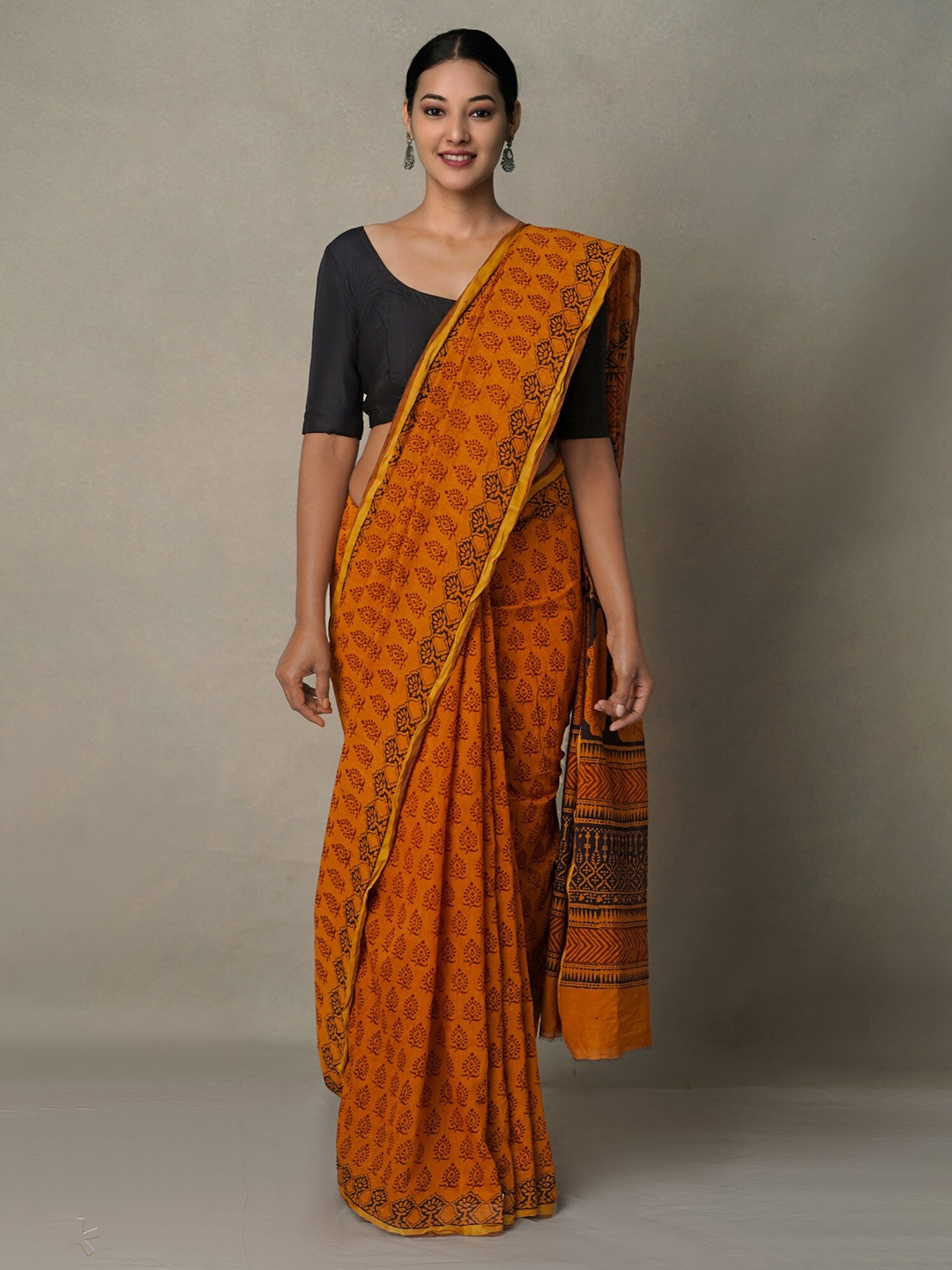 

Unnati Silks Ethnic Motifs Printed Zari Handloom Chanderi Saree, Orange