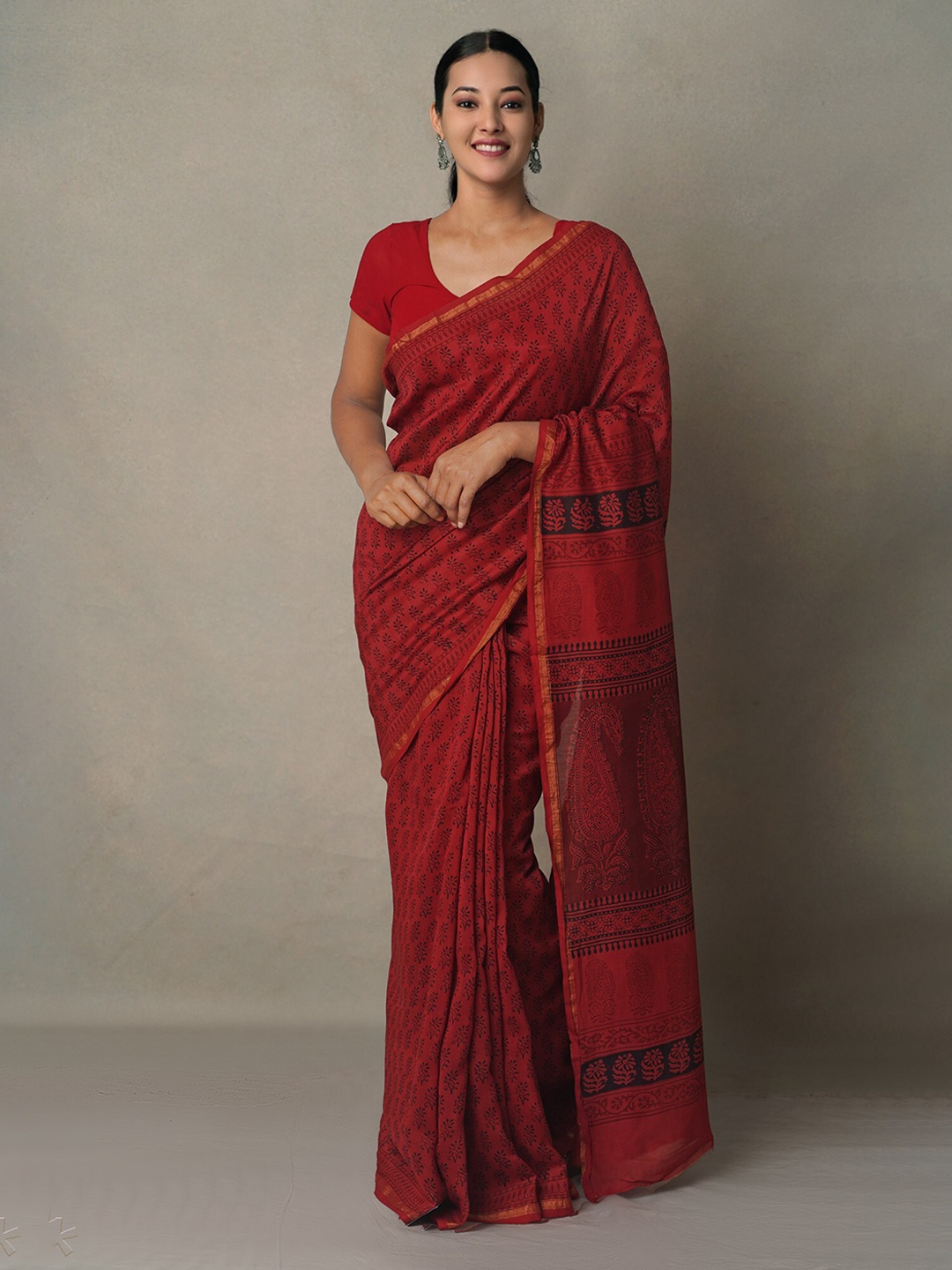 

Unnati Silks Ethnic Motifs Printed Zari Pure Cotton Chanderi Saree, Red