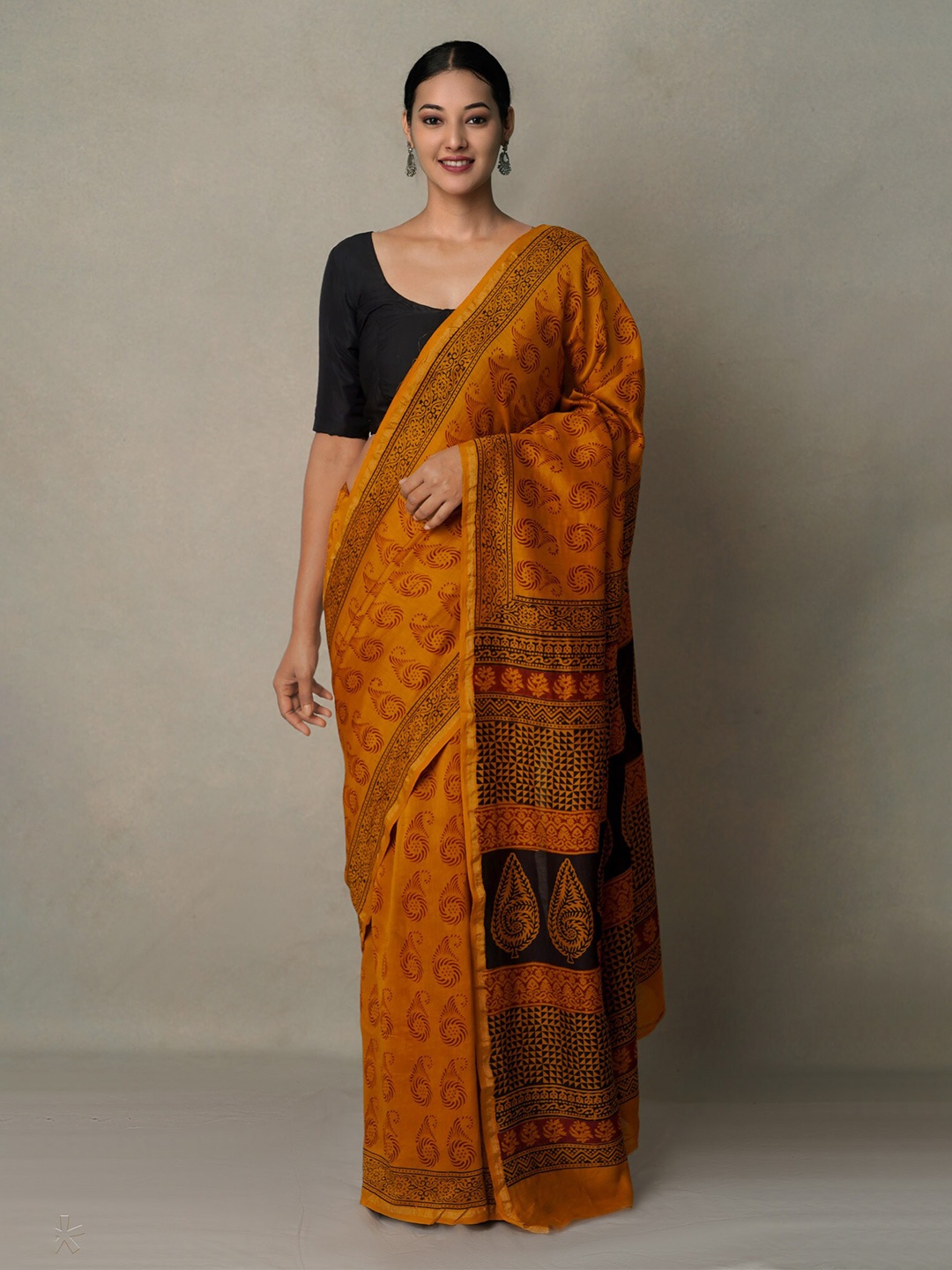 

Unnati Silks Bagh Zari Pure Cotton Chanderi Saree, Beige