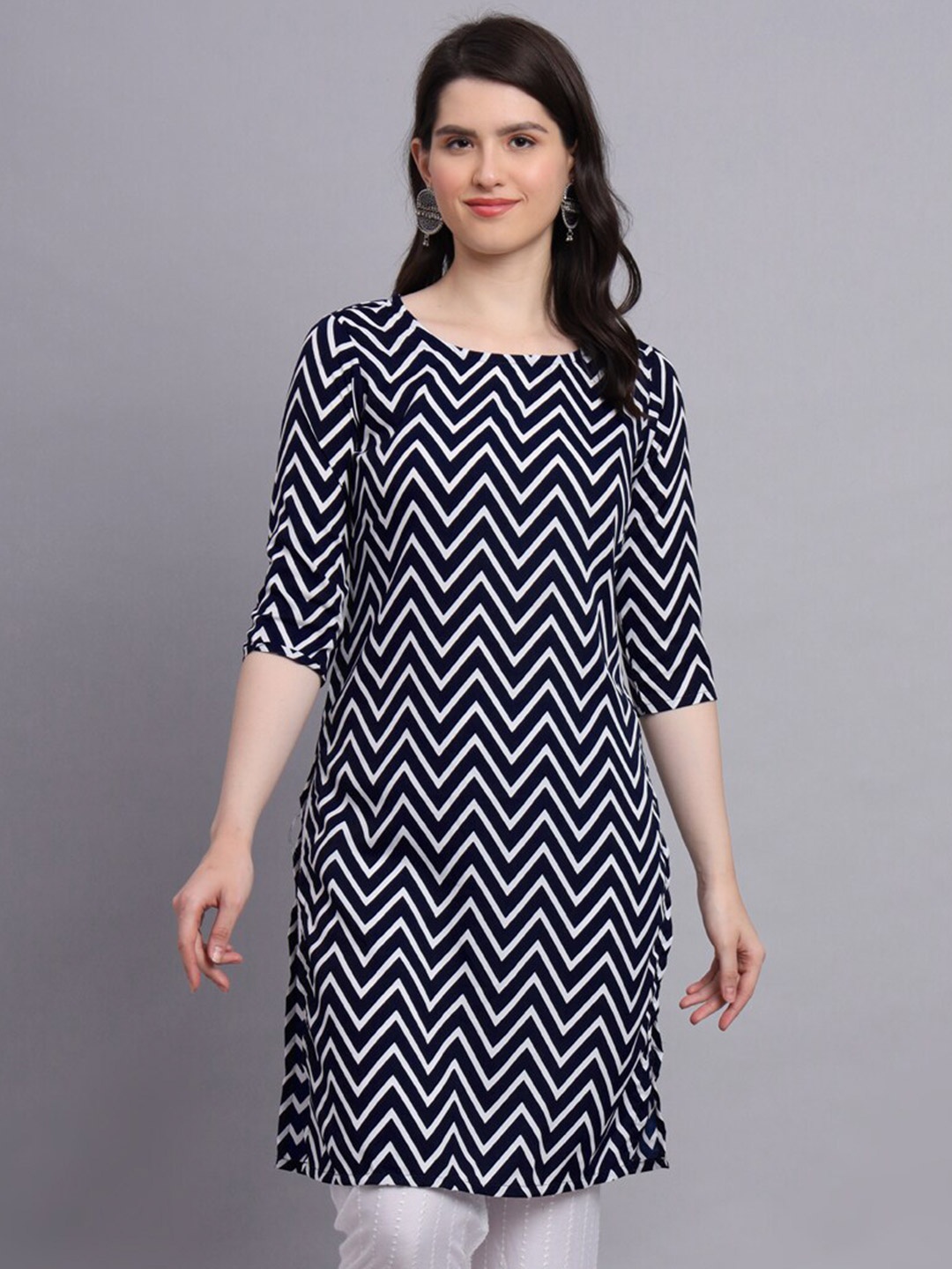 

Kiwie Chevron Printed Straight Kurta, Navy blue