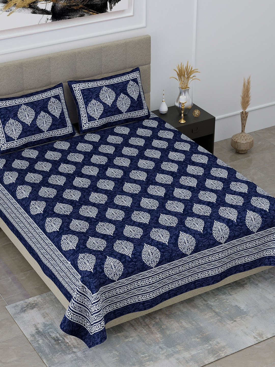 

SheetKart Navy Blue & White Ethnic Motifs Cotton 144 TC Queen Bedsheet & 2 Pillow Covers