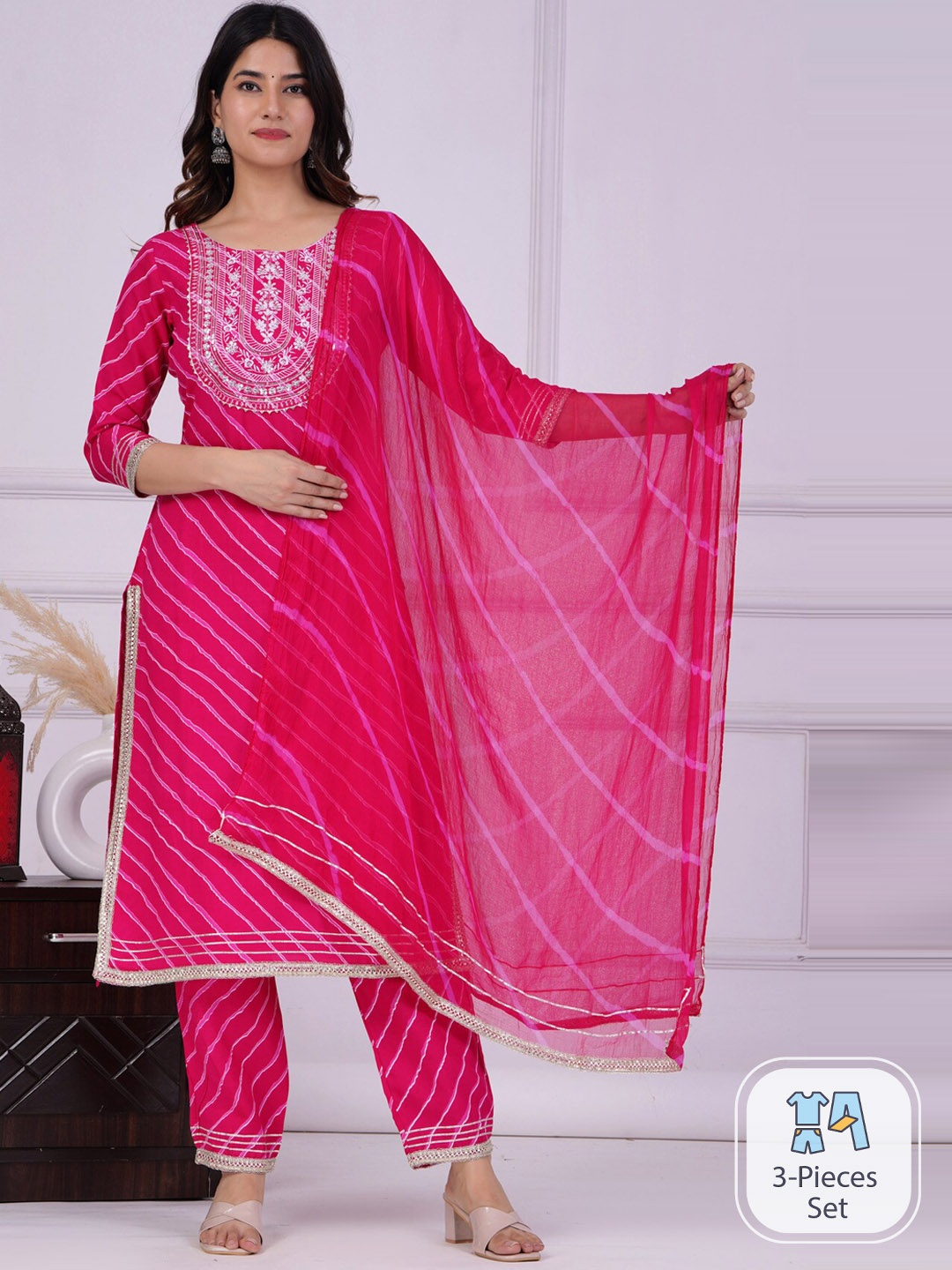 

TOULIN Floral Yoke Design Regular Thread Work Kurta with Trousers & Dupatta, Pink