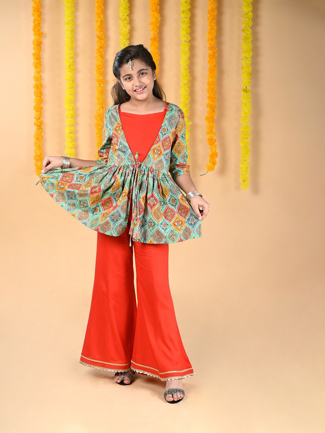 

Budding Bees Ethnic Motifs Printed Pure Cotton Kurti With Bell Bottom Trouser, Red