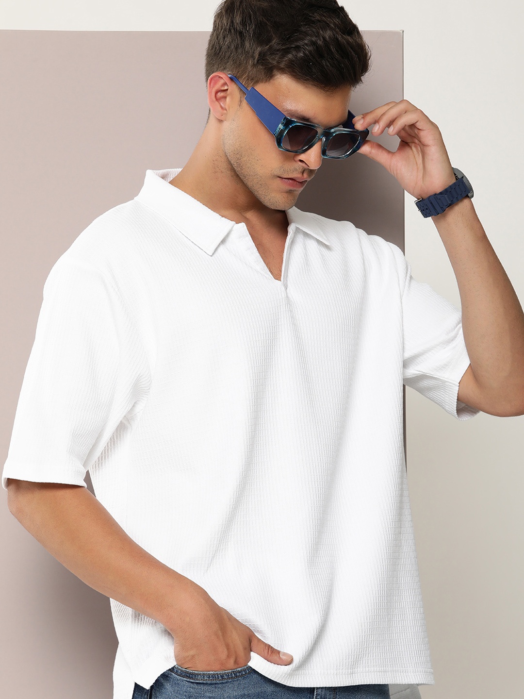 

DILLINGER Men Waffle Structure Self Design Oversized Polo Collar T-shirt, White