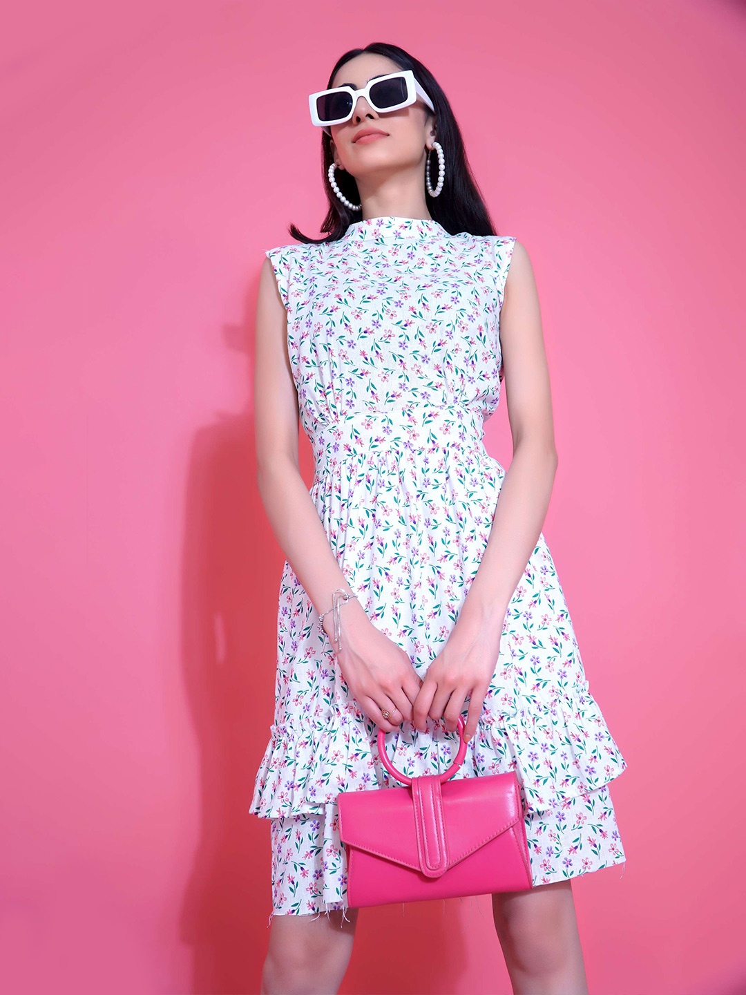 

Stylecast X Hersheinbox White Floral Printed Sleeveless Pure Cotton Fit & Flare Dress