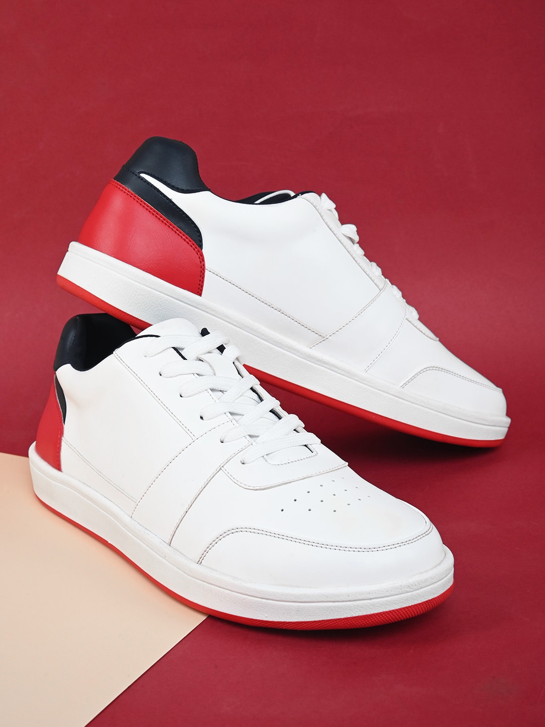 

HRX by Hrithik Roshan Men Colourblocked Sneakers, White
