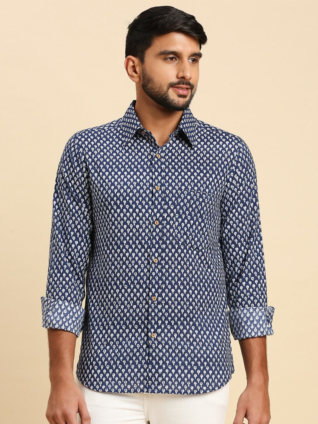 

Anubhutee Conversational Printed Casual Pure Cotton Casual Shirt, Navy blue