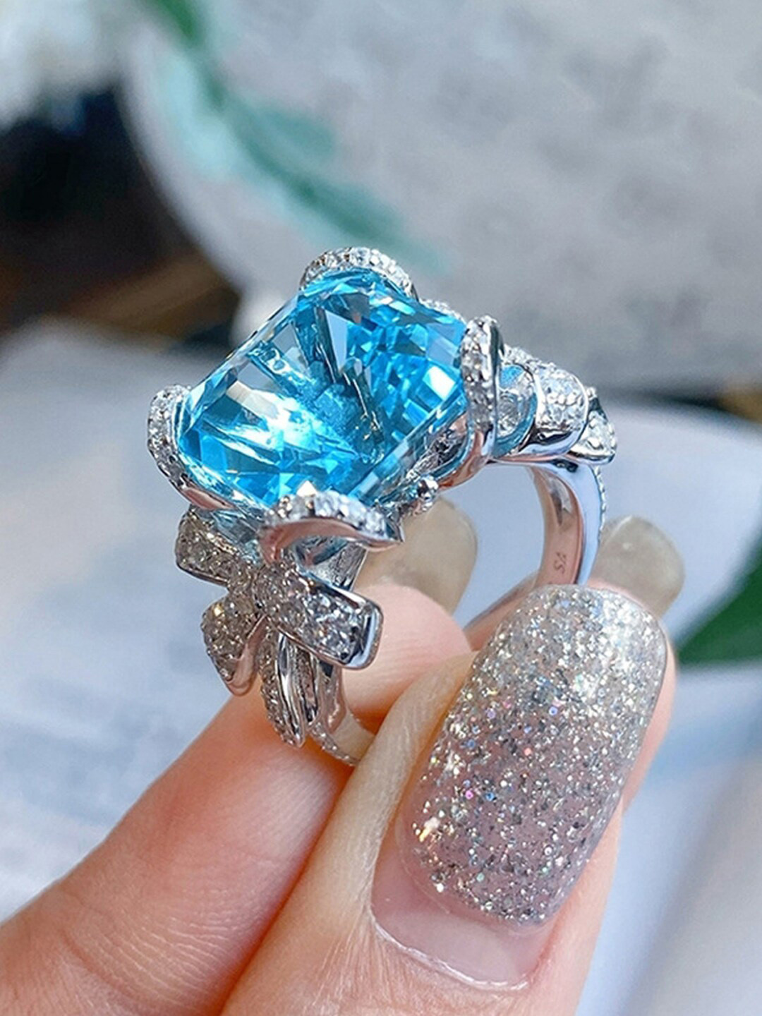 

Designs & You Silver-Plated American Diamond Crushed Ice Cut Contemporary Finger Ring