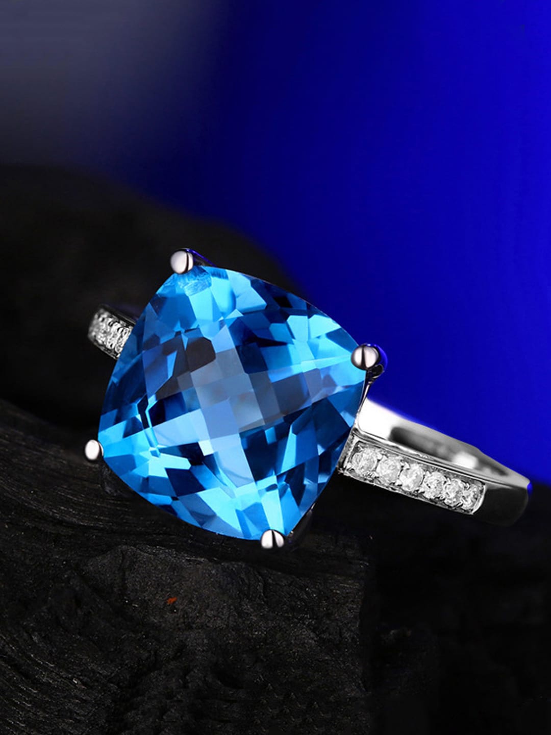 

Designs & You Silver-Plated Finger Ring