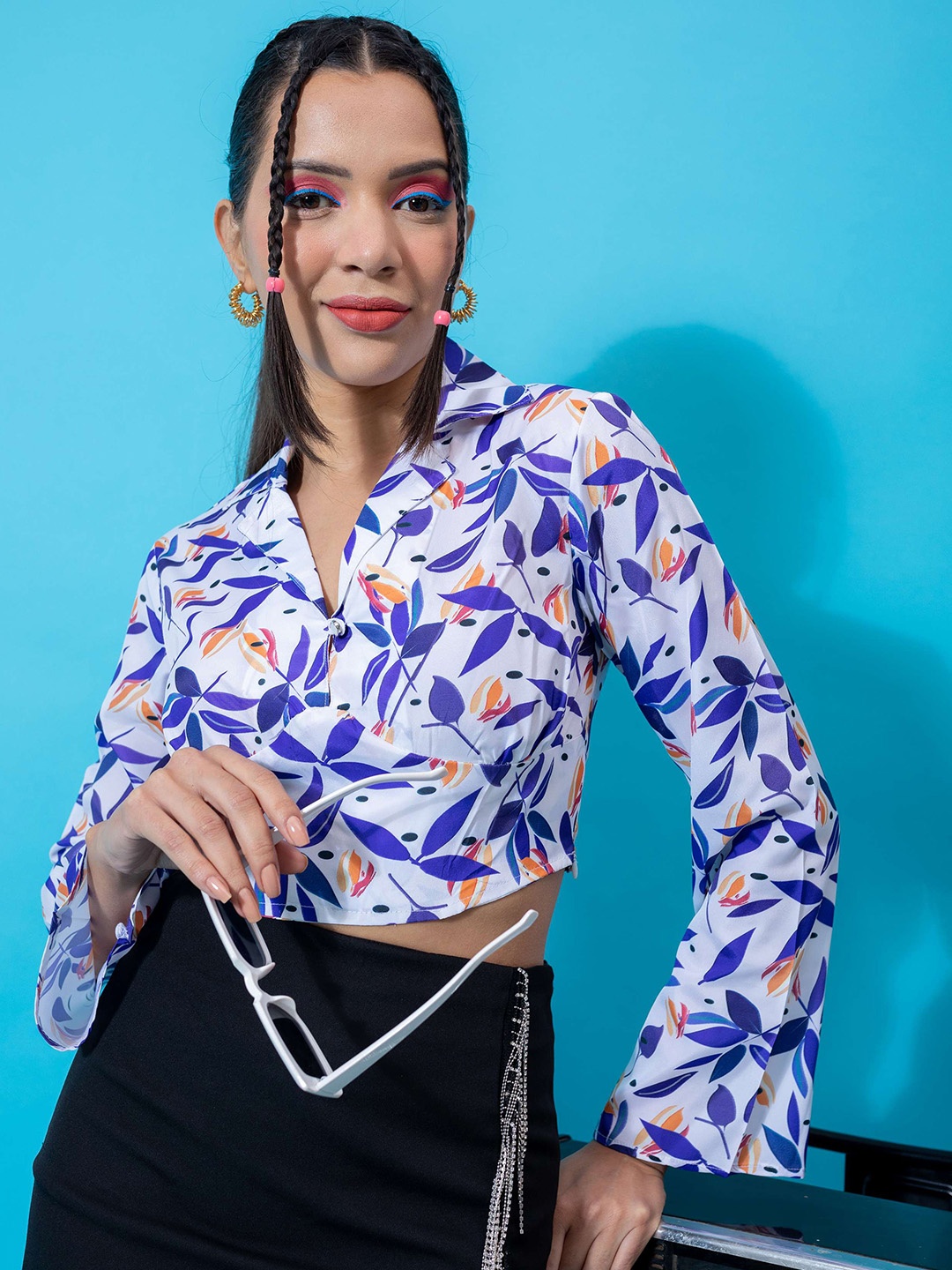 

Stylecast X Hersheinbox Blue & White Floral Print Satin Wrap Style Crop Top