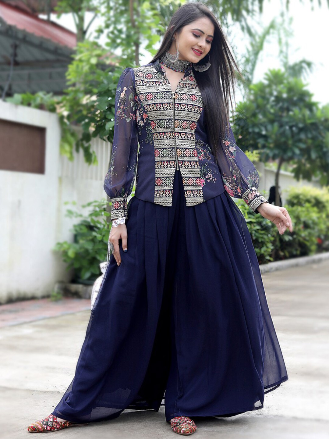 

Angroop Ethnic Motifs Embroidered Sequinned Kurta With Skirt & Dupatta, Navy blue