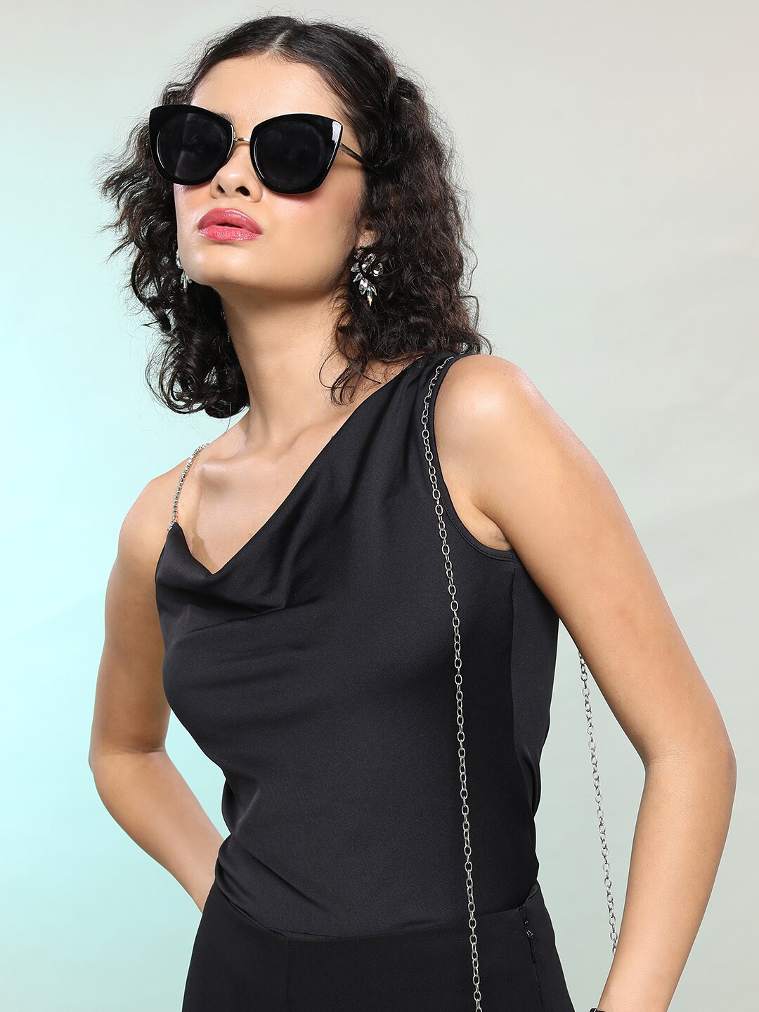 

Tokyo Talkies Black One Shoulder Sleeveless Top