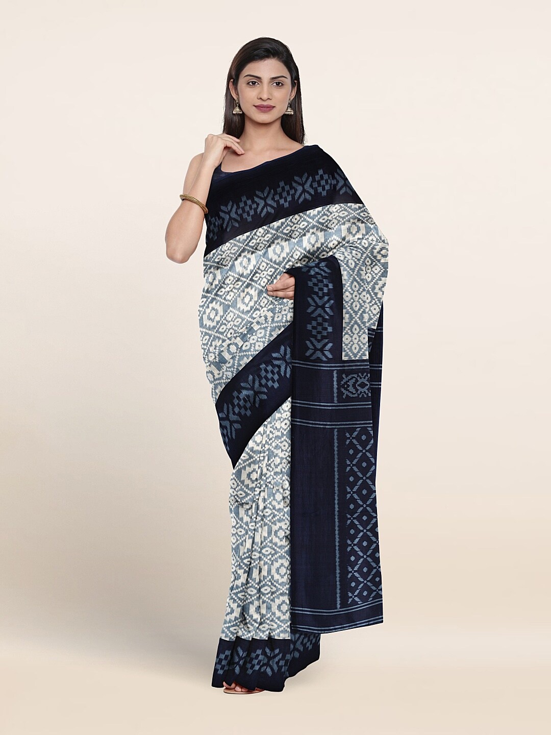 

Pothys Ethnic Motifs Printed Saree, Grey