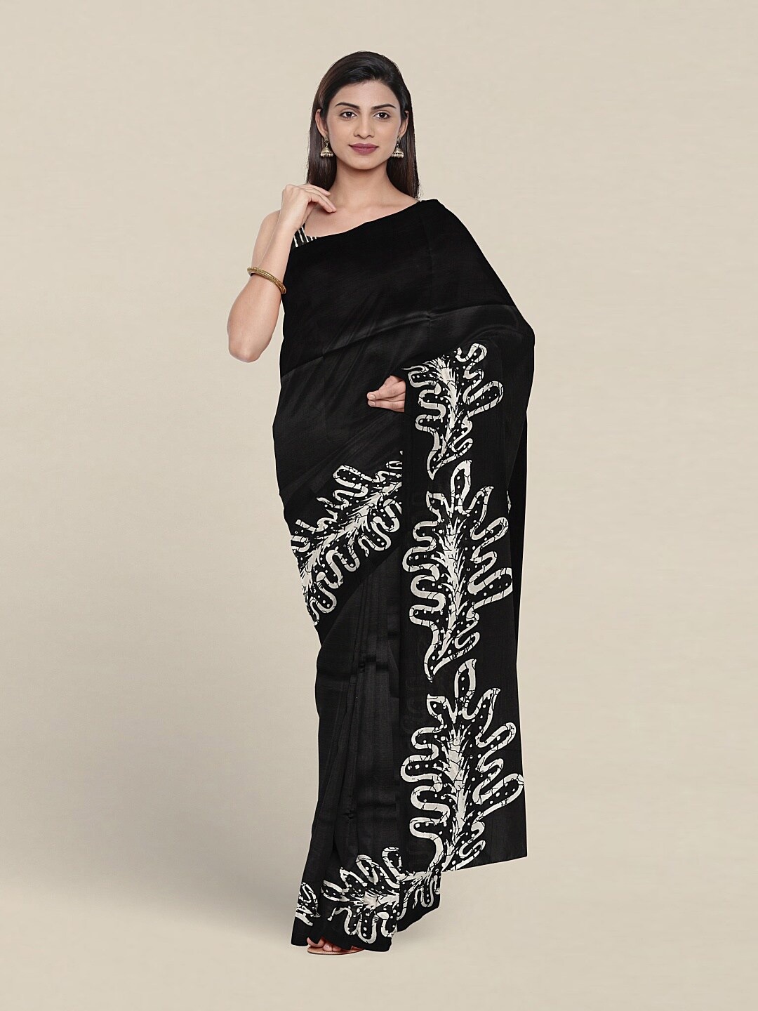 

Pothys Floral Printed Saree, Black